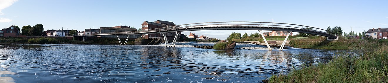 Castleford Bridge, Yorkshire - Click to enlarge Castleford Bridge - Yorkshire